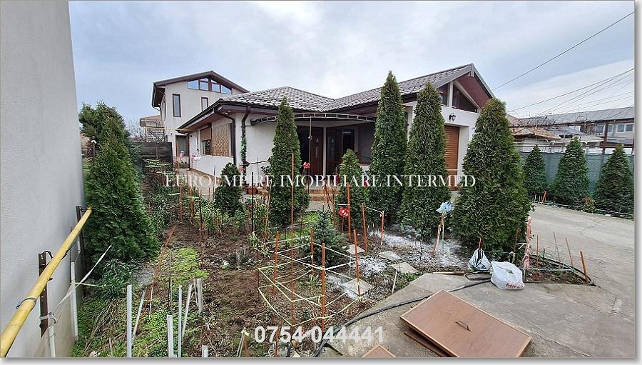 Vila+casa de vanzare zona Km 5 - 2