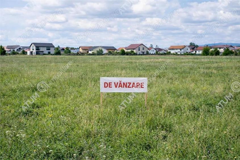 Teren extravilan cu suprafata de 2004 mp situat in Rasinari din Sibiu - 1