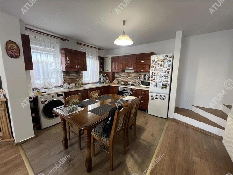 Casa cu 4 camere 2 bai si curte proprie in zona Arhitectilor - 5