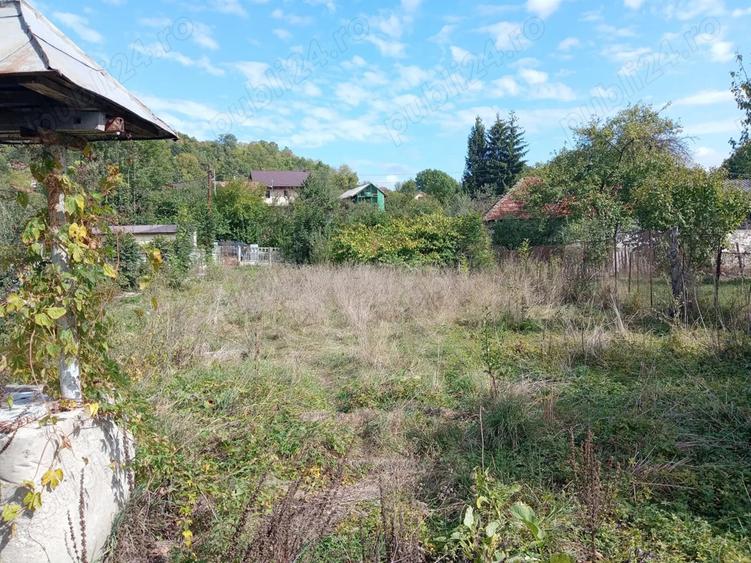 Teren si casa de vanzare aproape de SINAIA - 6