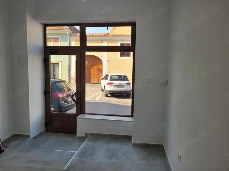 Inchiriez spatiu comercial str 9Mai - 2