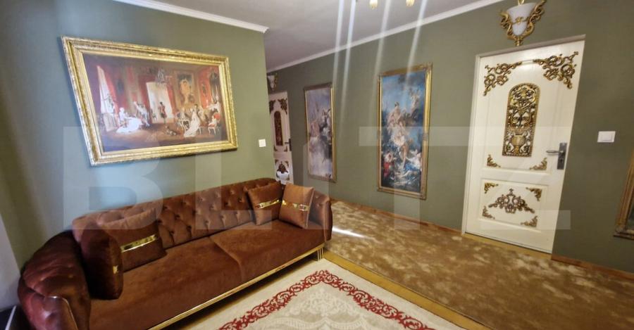 Casa exclusivista cu 4 dormitoare, 390 mp utili, zona Calea - 10
