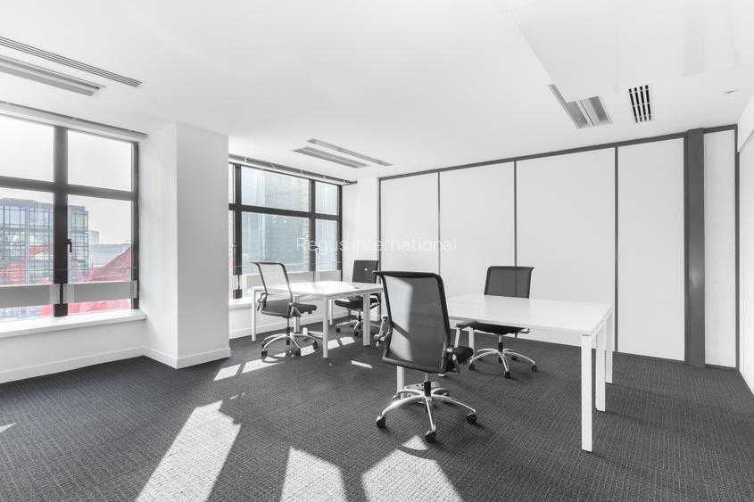 Acces all-inclusive la spațiu de birou profesional pentru 2 persoane în Regus He