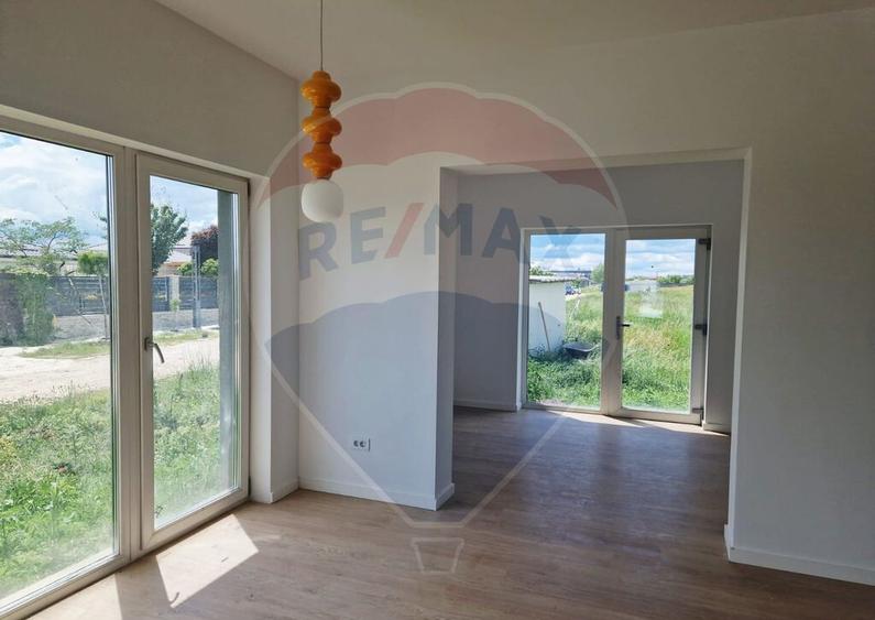 Casa / Vila - 132,5 mp , teren - 264 mp / zona Carcea - 26