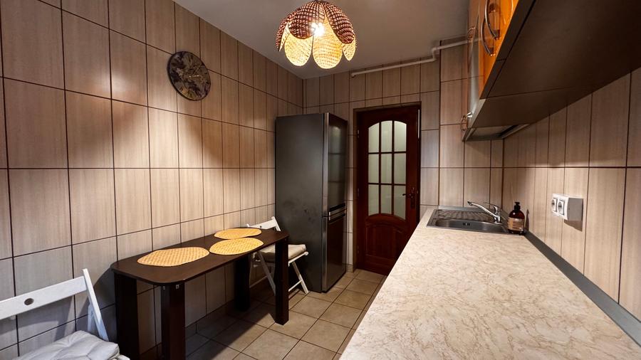 Apartament renovat aproape de parc - 12