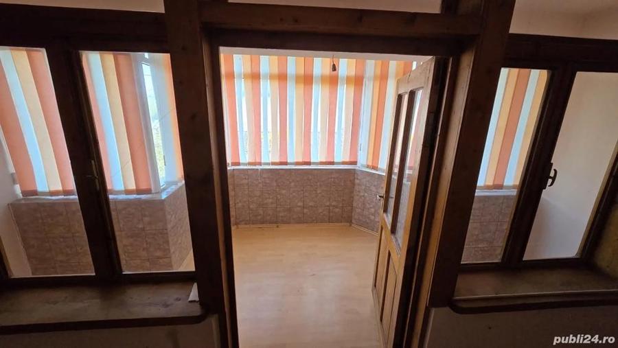 Vila frumoasa spre vanzare 9 camere - 8