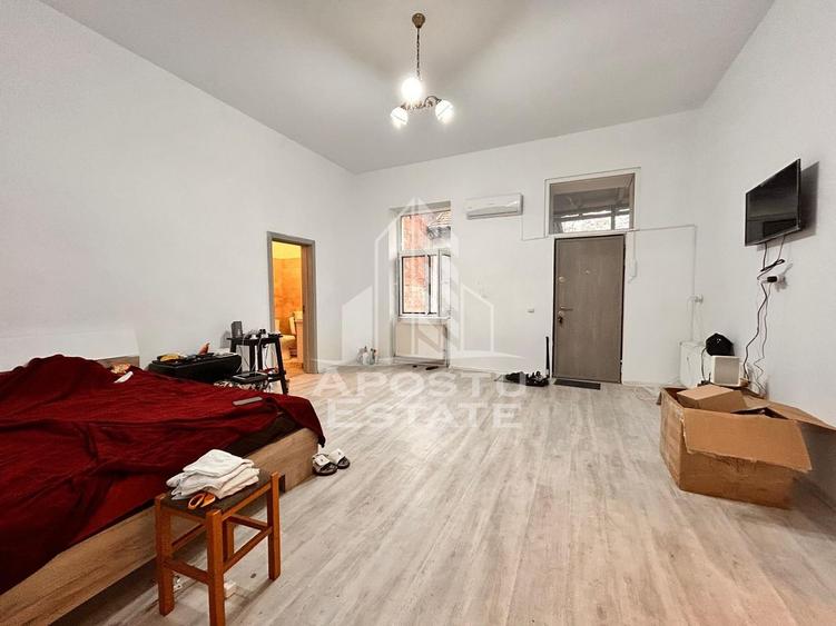 Casă la curte comună, renovată complet în 2024 in zona Iosefin - 1