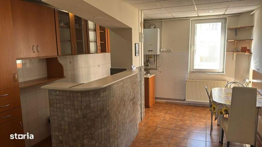 Inchiriez apartament mobilat 3 camere plus dressing in Cornesti etaj 1 - 4