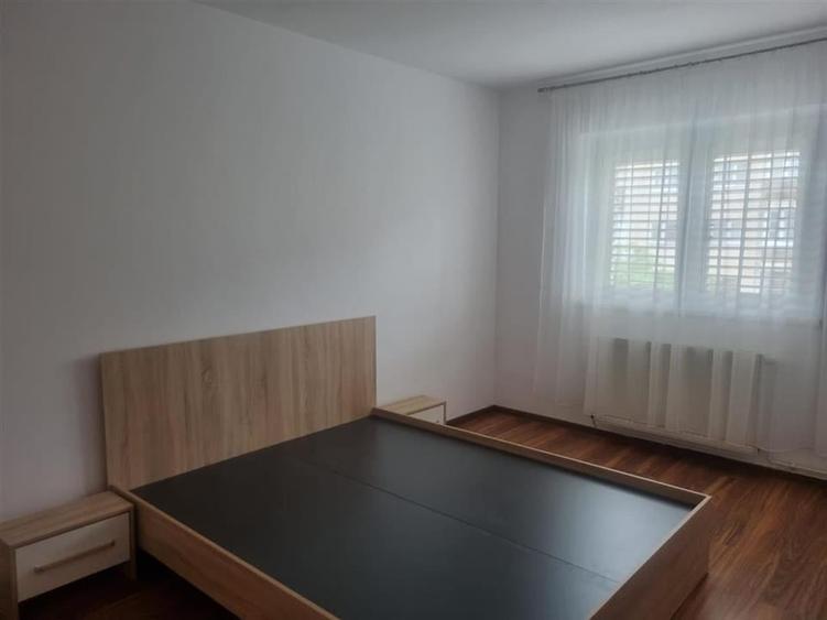 Apartament cu trei camere B-dul Unirii - 13