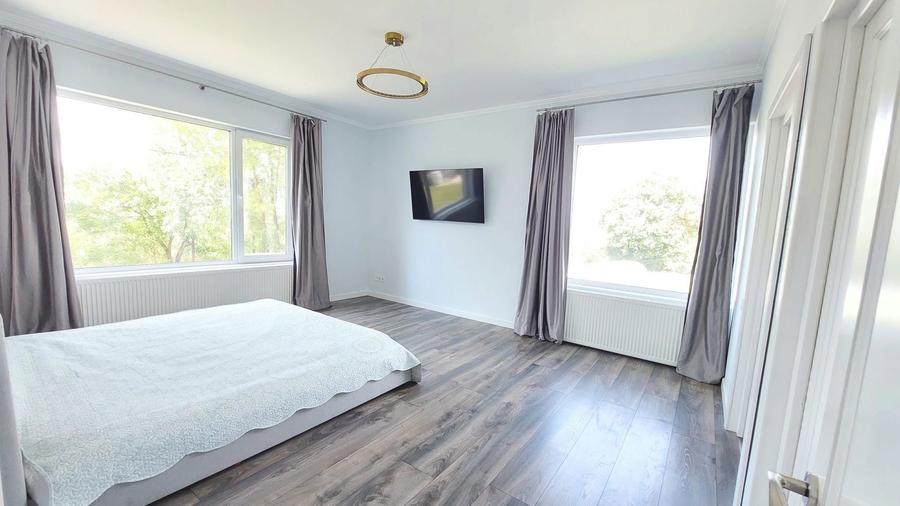 Casa si hala la 18 km de Oradea - 1