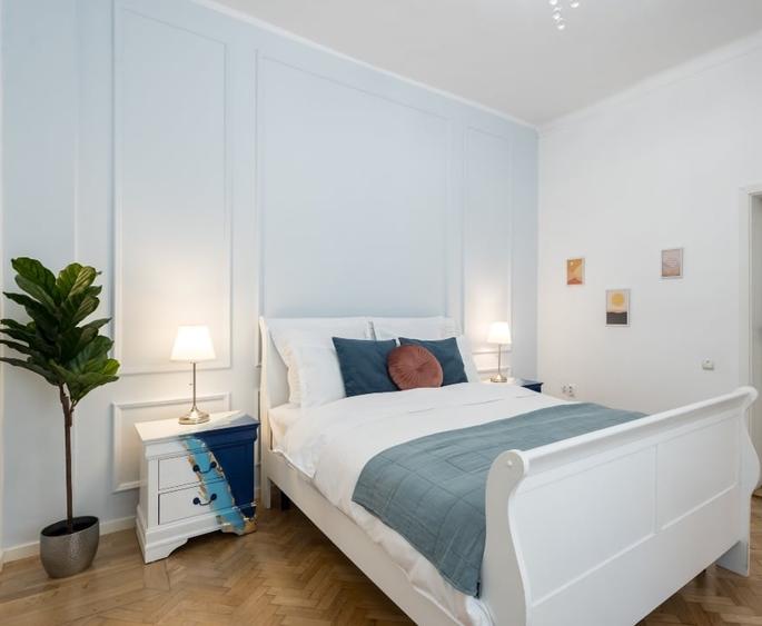 Apartament ultracentral, boem, renovat complet - 1