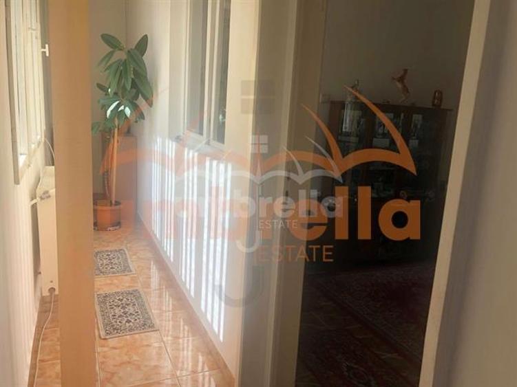 Casa de vanzare - zona centrala str. Paris - 28