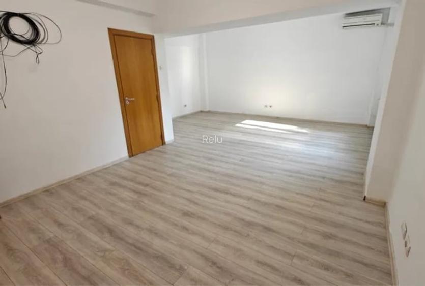 Universitate,et.1/7,DECOMANDATA,Amenajata,Libera