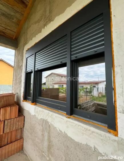 Vand casa moderna la gri - spatiu generos, materiale premium - 3