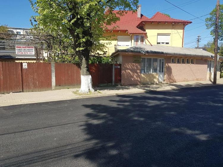 Casa de vanzare +spatiu comercial in Municipiul Roman - ultracentral - 2