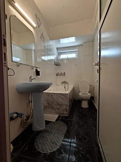 Apartament cu 2 camere, etajul 2/4, zona Podu Ros - 5