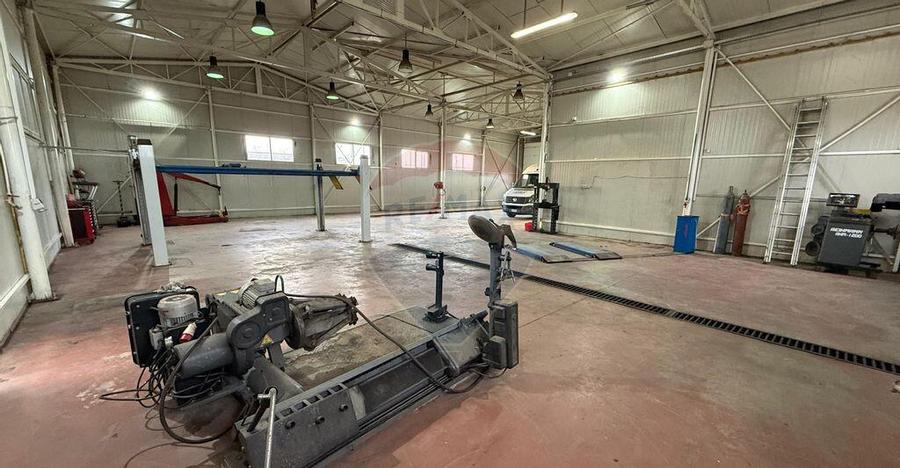 Hala de inchiriat sau Service camioane ?i auto ?oseau... - 7