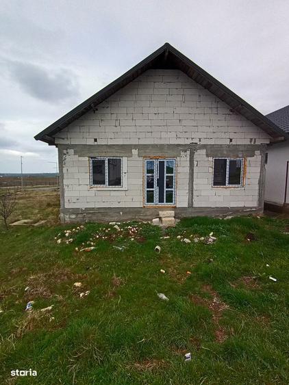 Casa la ro?u plus tamplarie PVC -Valu lui Traian - 1