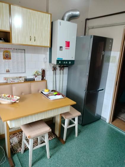 Apartament cu 4 camere la etajul 1/3 in bloc construit in asociatie,220.000 € - 6