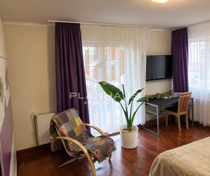 Casă cu 6 camere cu Canalizare în Ultracentral