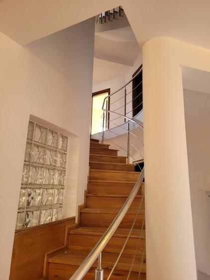 Scoala Americana  de vanzare - 24