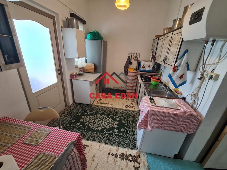 Apartament in casa--64.900 euro - 4