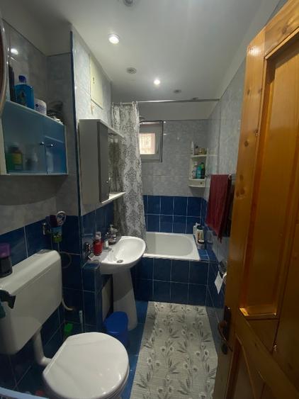 DE VÂNZARE: Apartament 3 camere Zarnesti  - 6