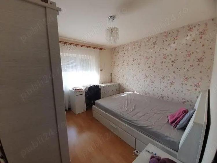 Inchiriez apartament cu trei camere complet mobilat , cu loc de parcare strada Numarului Oradea - 3