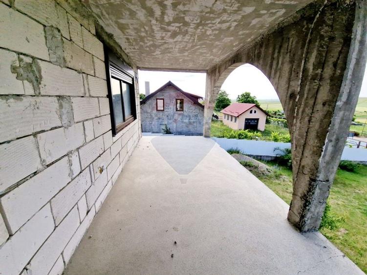 Casă spațioasă S+P+1E+M și teren generos 1664 mp - 42