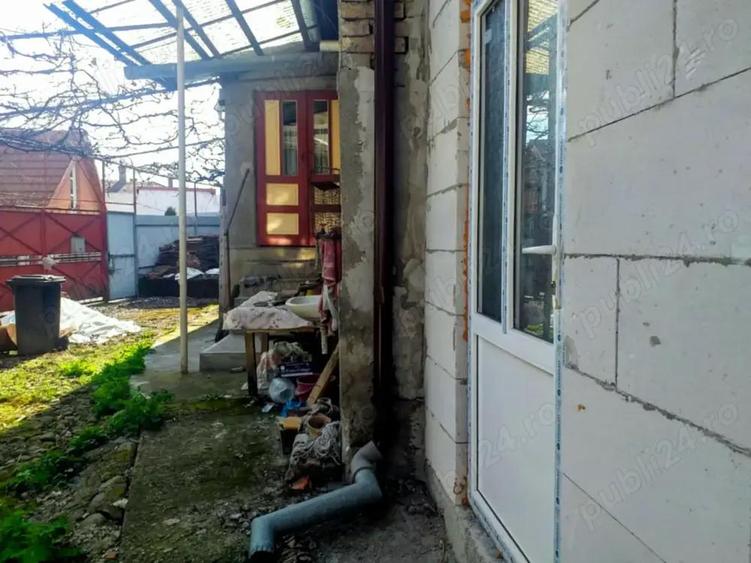 Vand casa in Reghin, singur in curte - 1