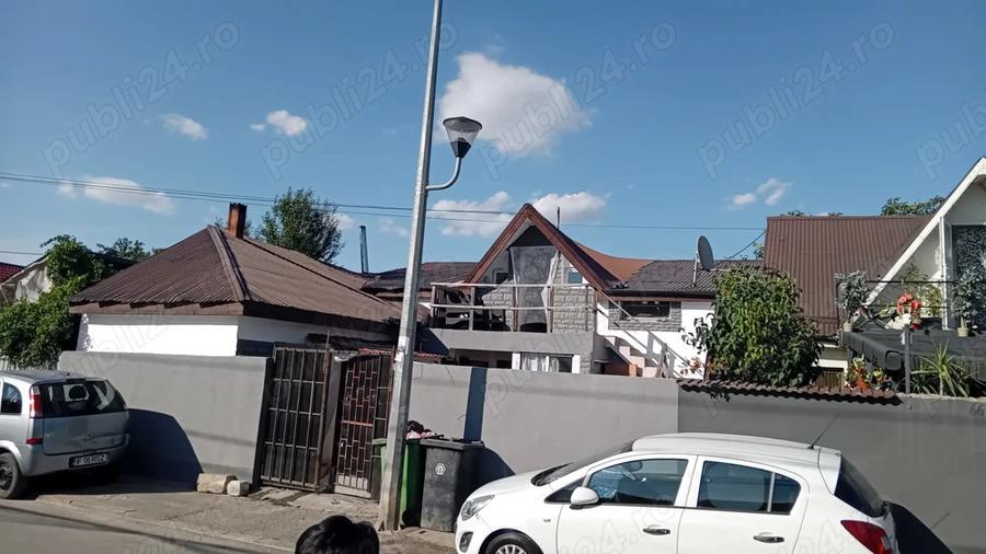 Vand casa la curte - 1