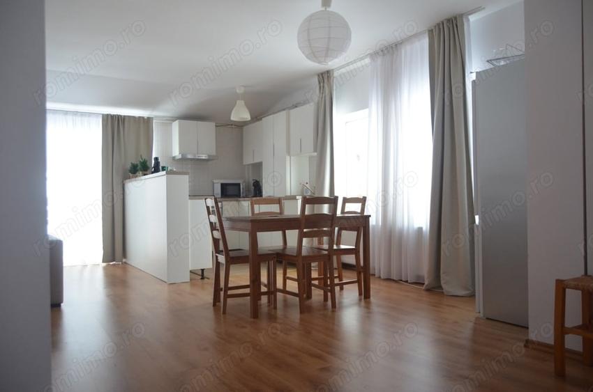 Apartament cu 3 camere decomandat în Bușteni