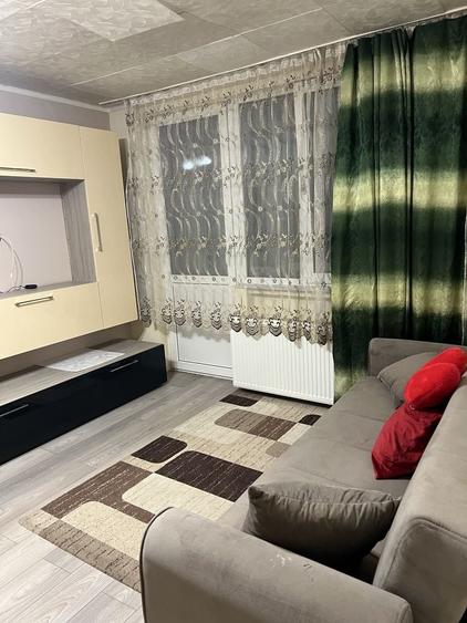 Apartament cu 2 camere decomandat în Decebal