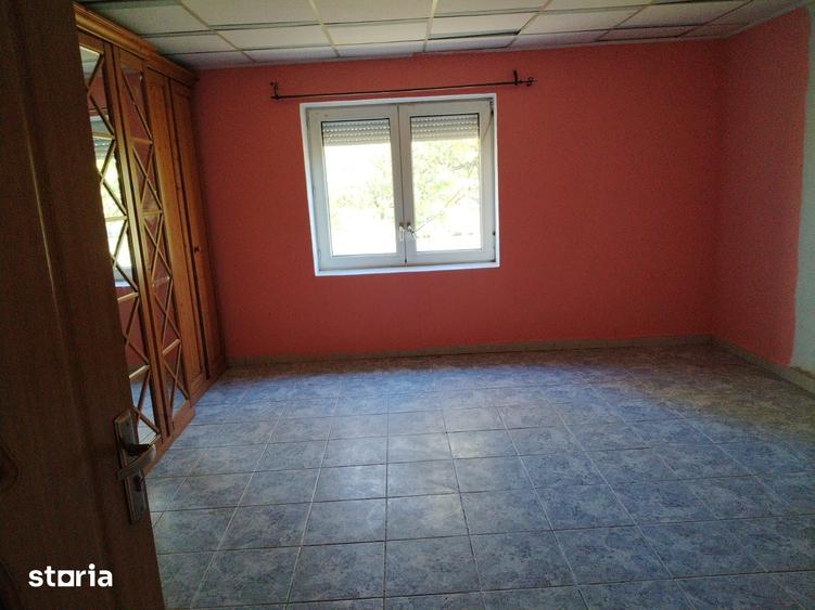 Casă cu 3 camere cu Teren 1440 Mp în Șepreuș