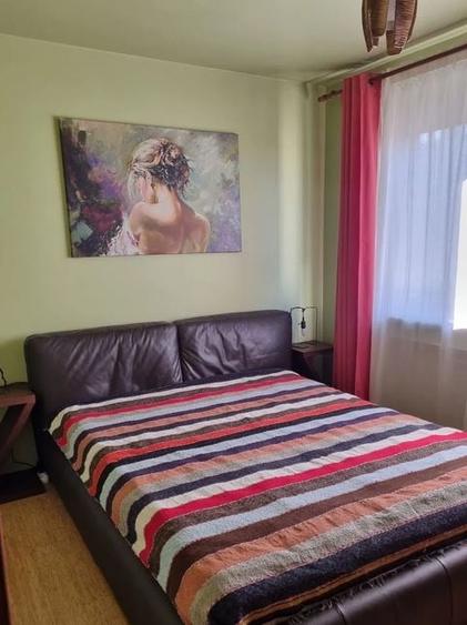 Apartament cu 3 camere semidecomandat în Vatra Luminoasă