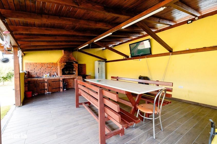 Casă cu 4 camere cu Teren 1464 Mp în Livada