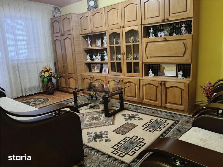 Apartament cu 3 camere în Brăilița