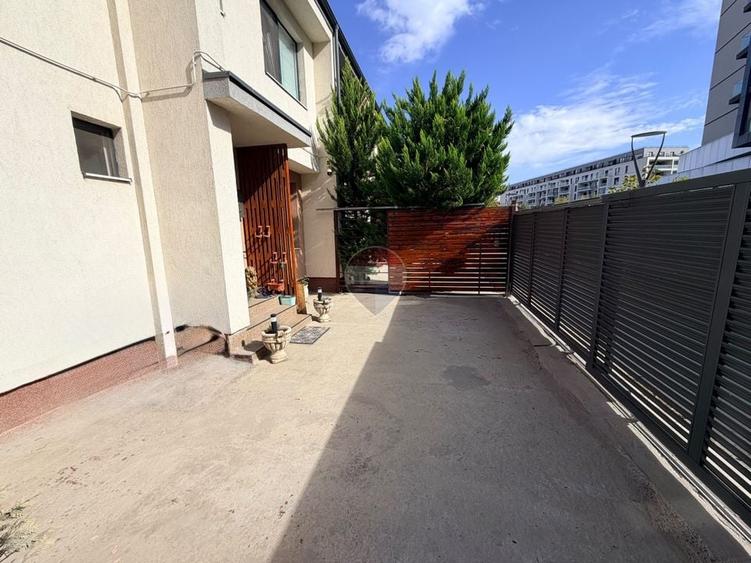Duplex cu 4 camere cu Teren 200 Mp în Theodor Pallady
