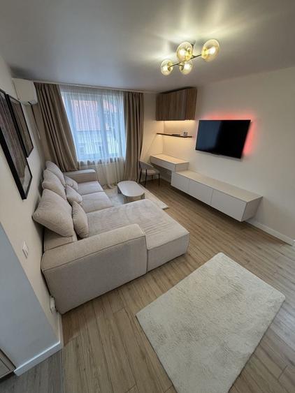 Apartament cu 3 camere decomandat în Ultracentral