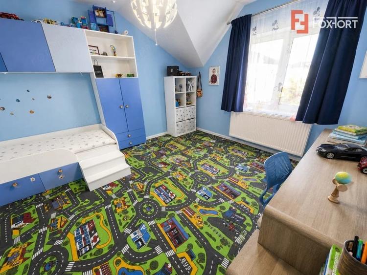 Casă cu 6 camere cu Teren 693 Mp în Gai