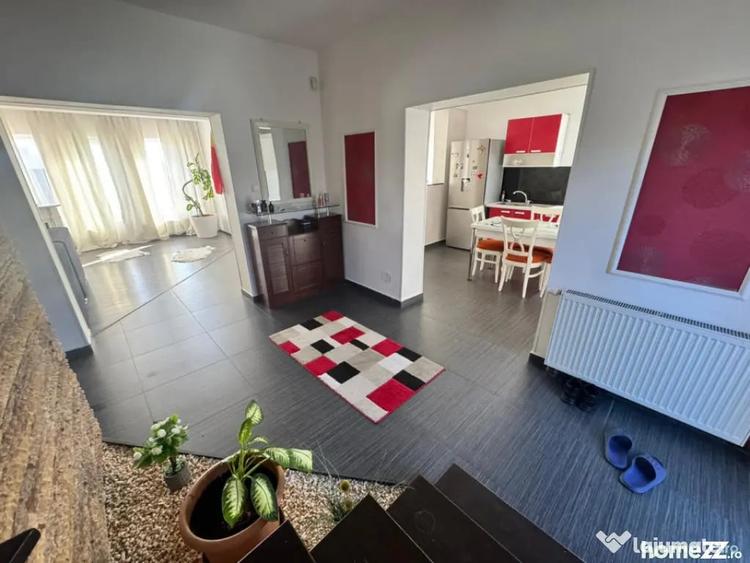 Casă cu 7 camere cu Teren 960 Mp în Central