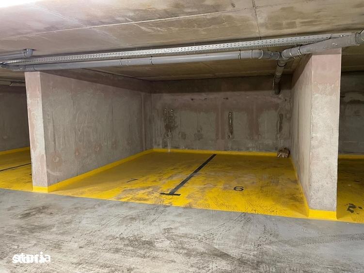 Apartament cu 4 camere decomandat în Băneasa
