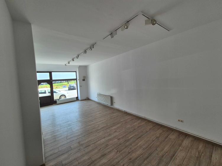 Spațiu comercial, de 45 mp, în Central