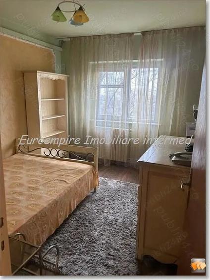Apartament cu 3 camere decomandat, mobilat în Abator