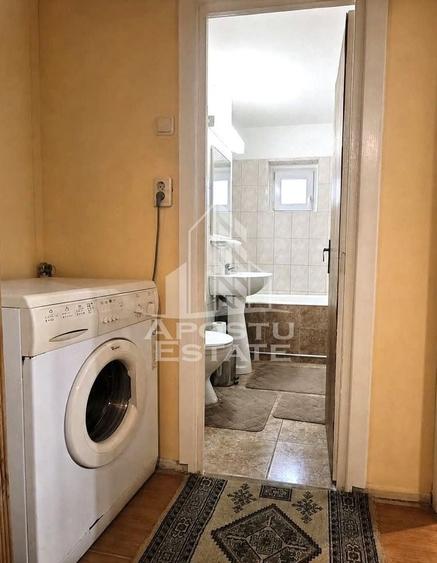 Apartament cu 3 camere decomandat, mobilat în Girocului