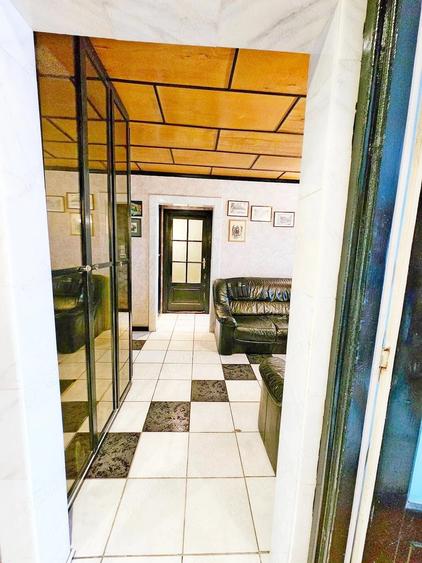 Apartament cu 4 camere semidecomandat în Dorobanților