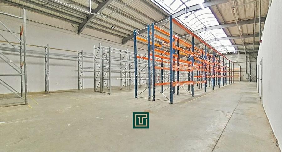 Spațiu industrial, de 730 mp, în Exterior Sud