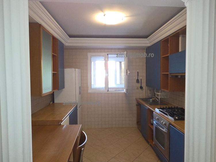 Apartament cu 3 camere semidecomandat, mobilat în Olteniței