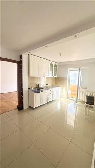 Apartament cu 2 camere decomandat în Poarta 6