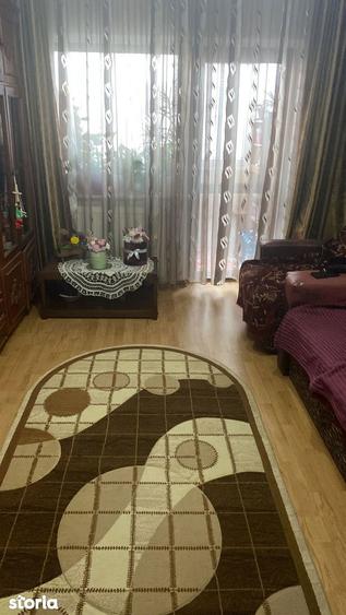 Apartament cu 2 camere decomandat în Km 5